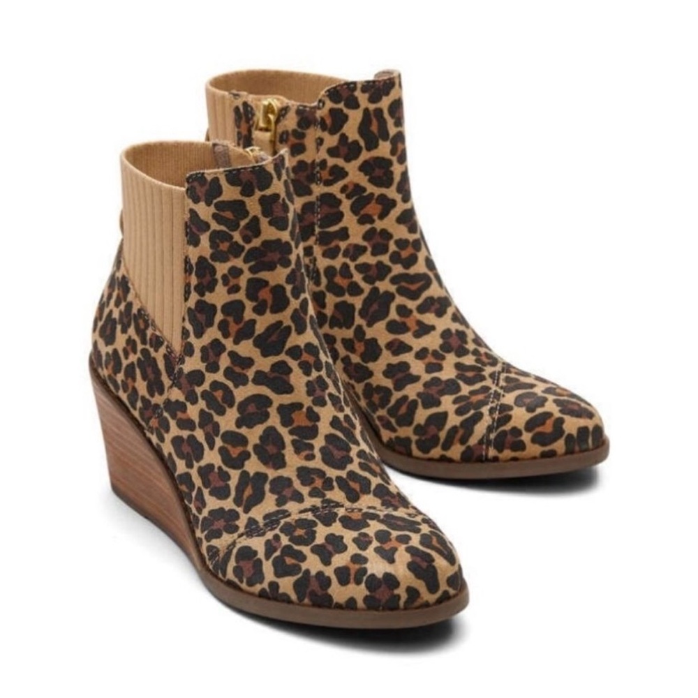 TOMS Sadie Leopard Print Ankle Booties
Size 9 NWOT
